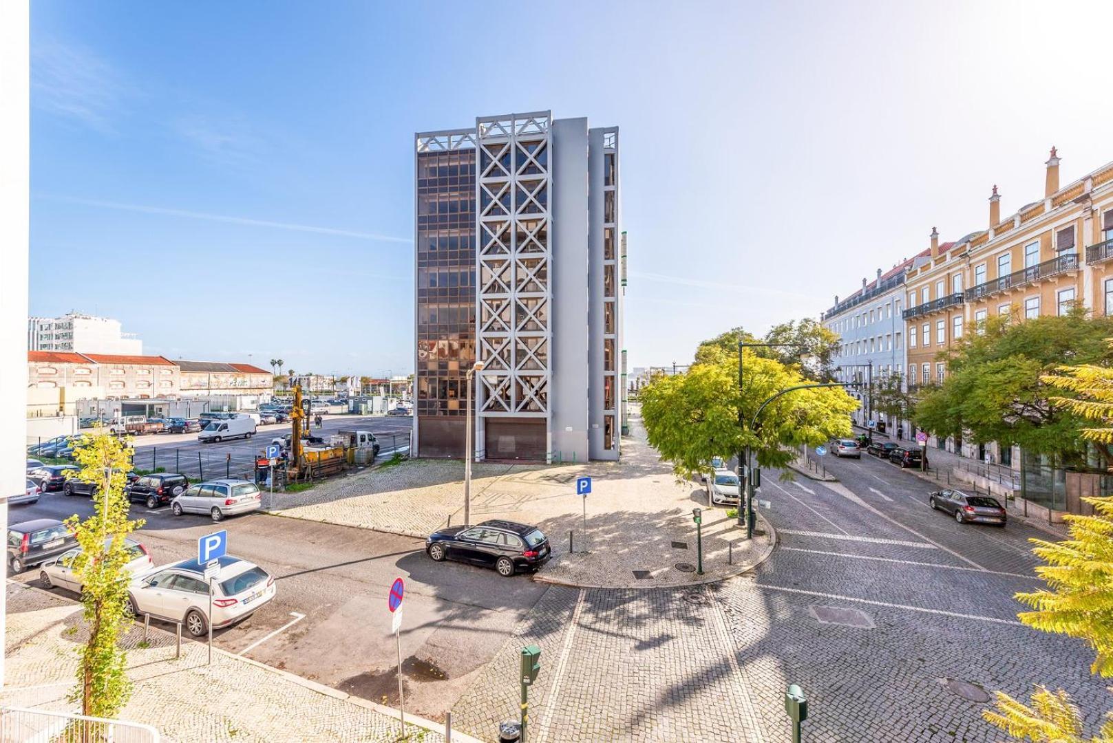 Guestready - 2Br Apt Carlos I With Terrace And Gym Leilighet Lisboa Eksteriør bilde